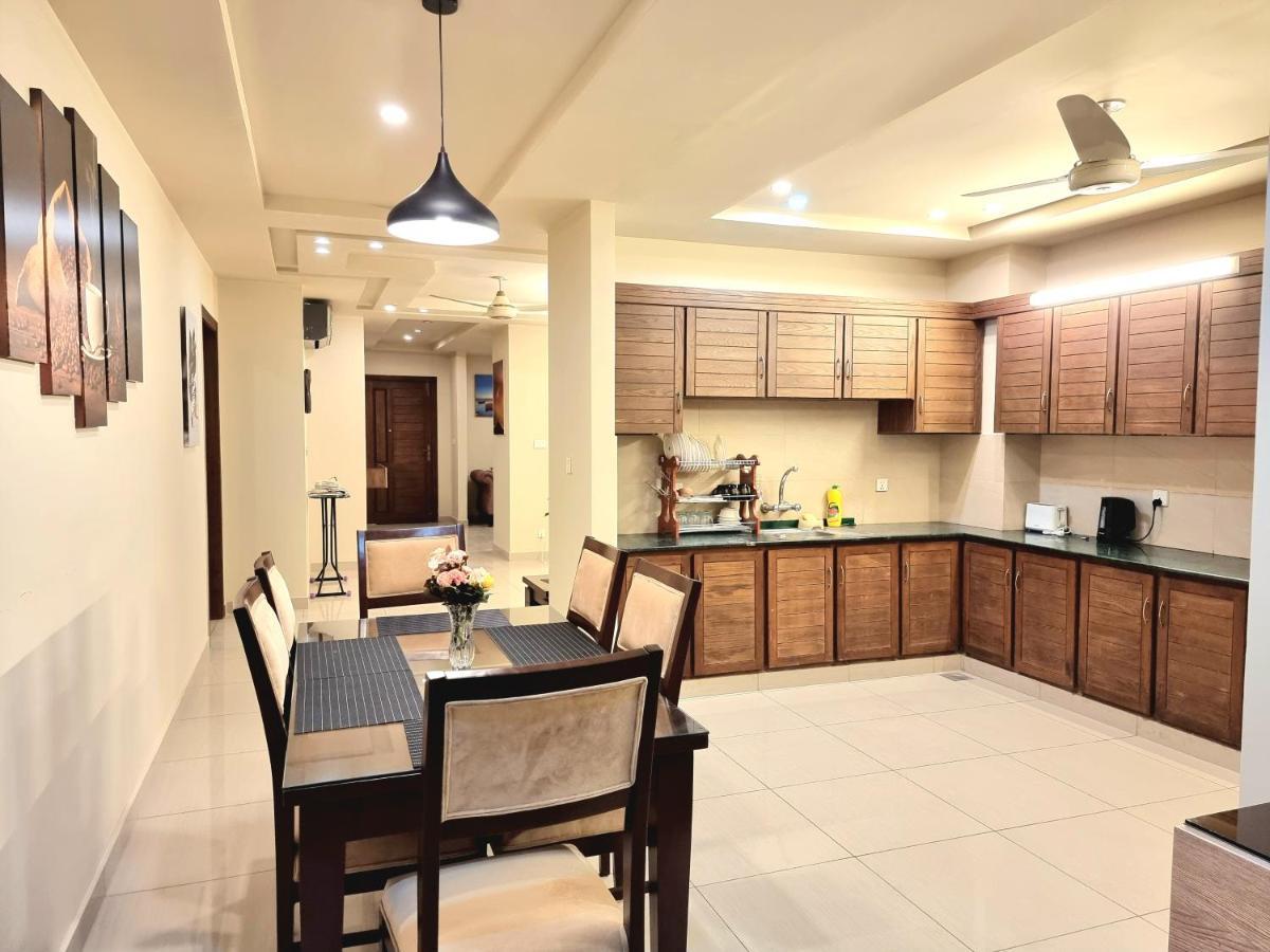 The Millenial Apartments & Suites Bahria Town 拉瓦尔品第 外观 照片