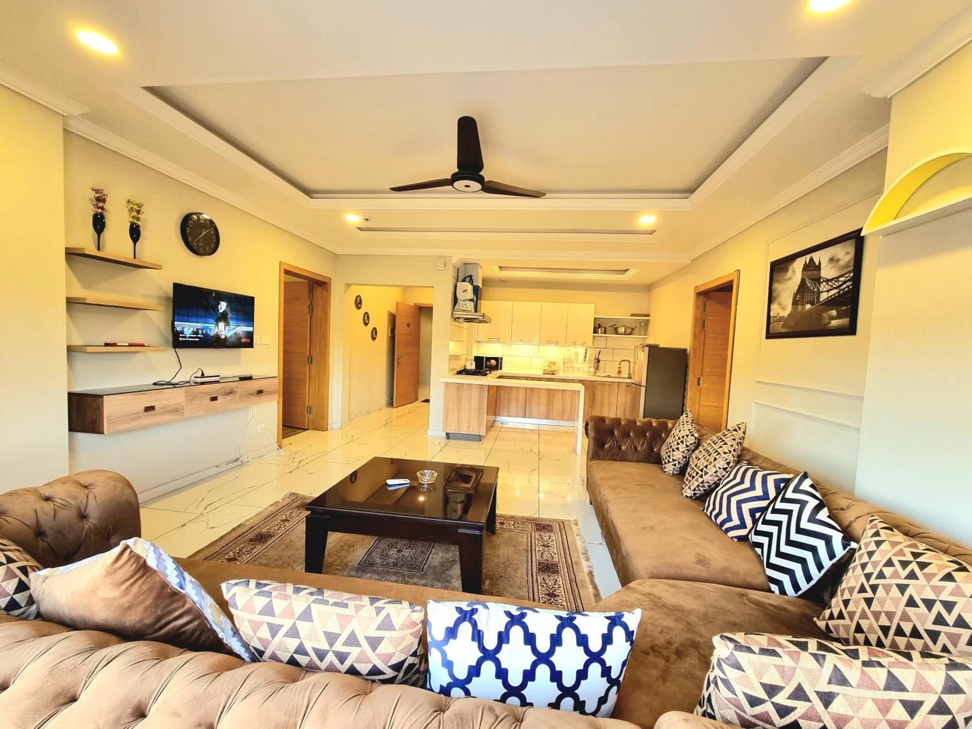 The Millenial Apartments & Suites Bahria Town 拉瓦尔品第 客房 照片