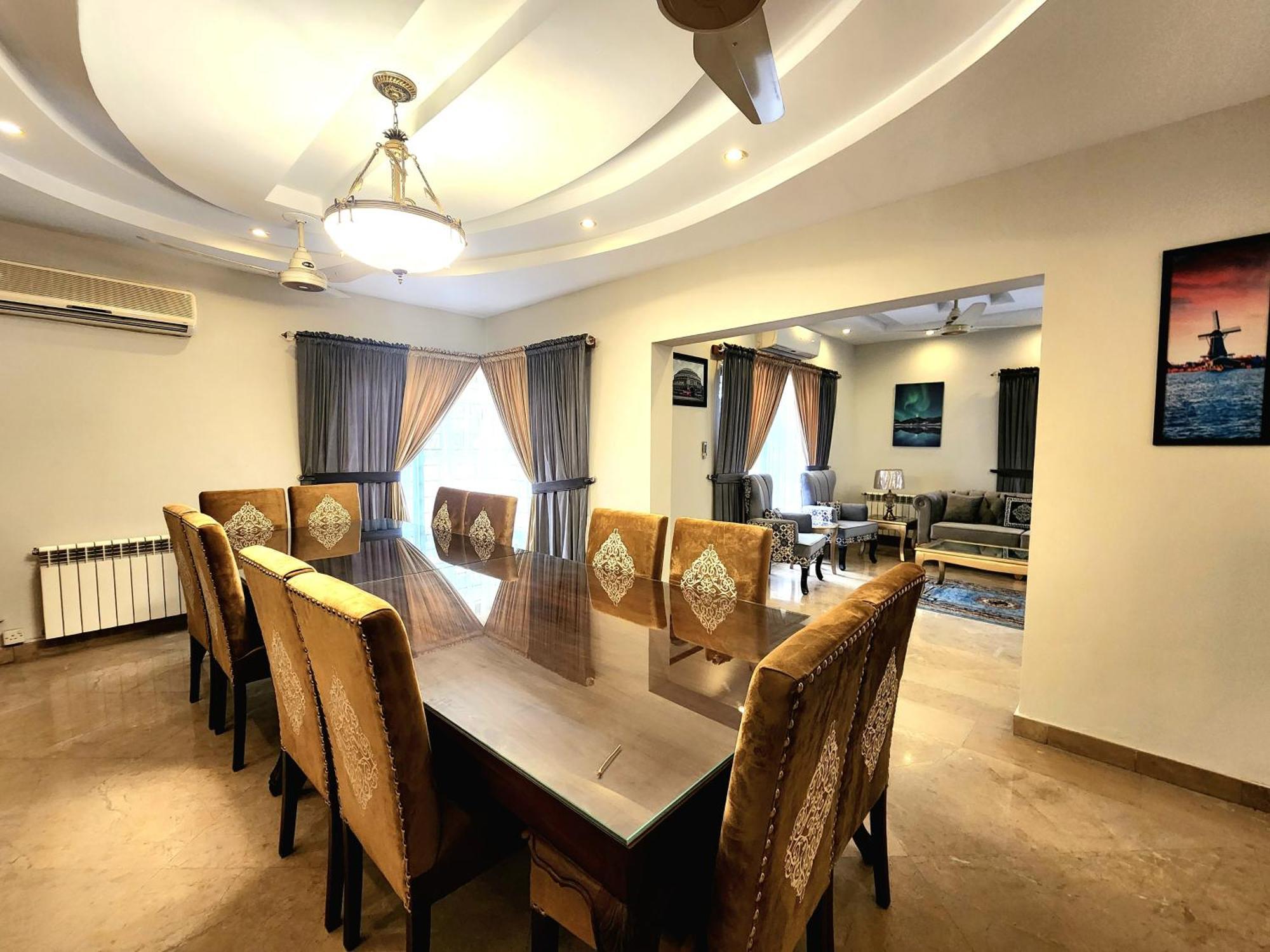 The Millenial Apartments & Suites Bahria Town 拉瓦尔品第 客房 照片