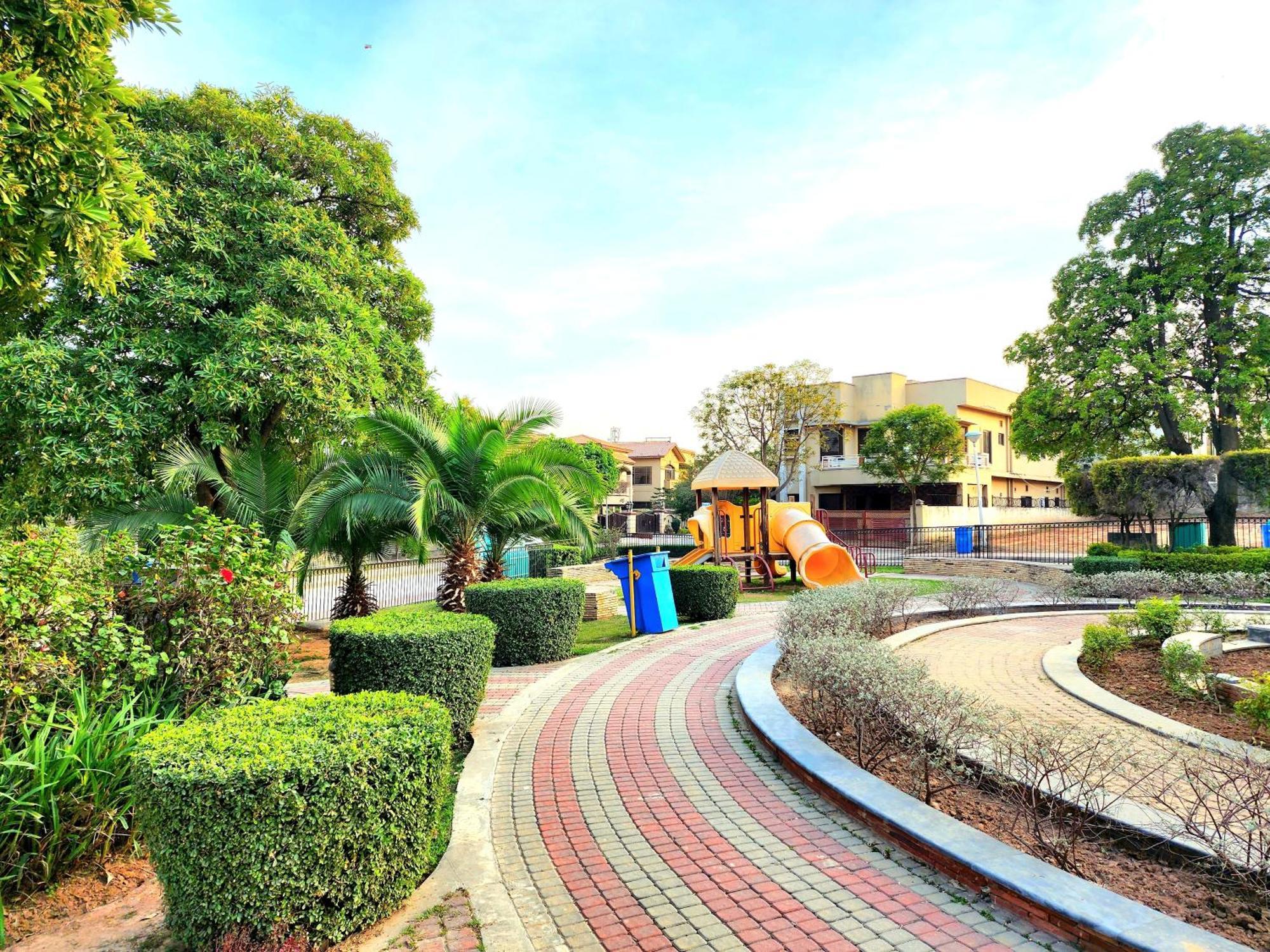 The Millenial Apartments & Suites Bahria Town 拉瓦尔品第 客房 照片