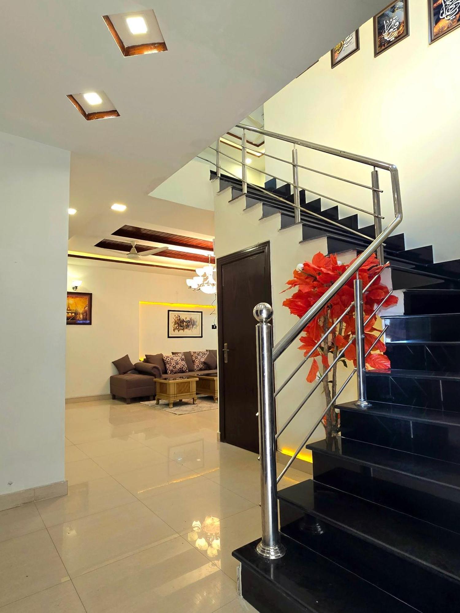The Millenial Apartments & Suites Bahria Town 拉瓦尔品第 客房 照片